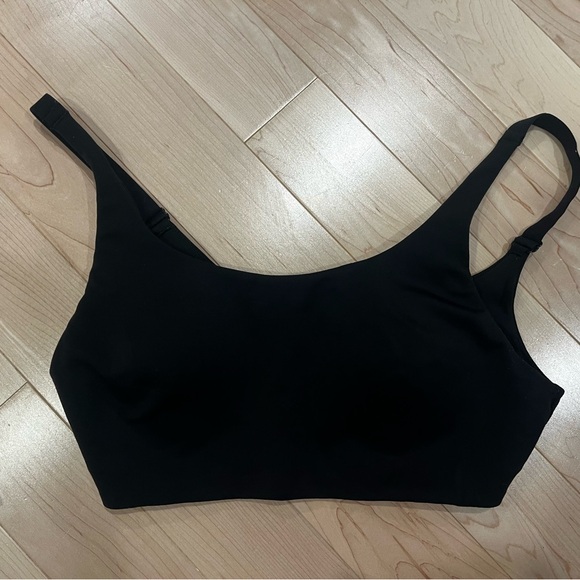 lululemon Classic Black Sports Bra size 10 C/D - Picture 2 of 5
